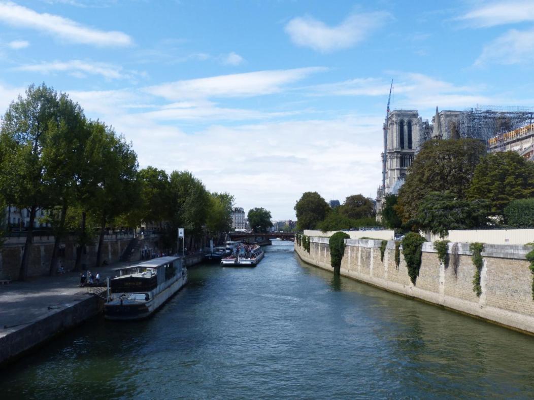 Notre Dame And River Seine Apartment Paris Luaran gambar